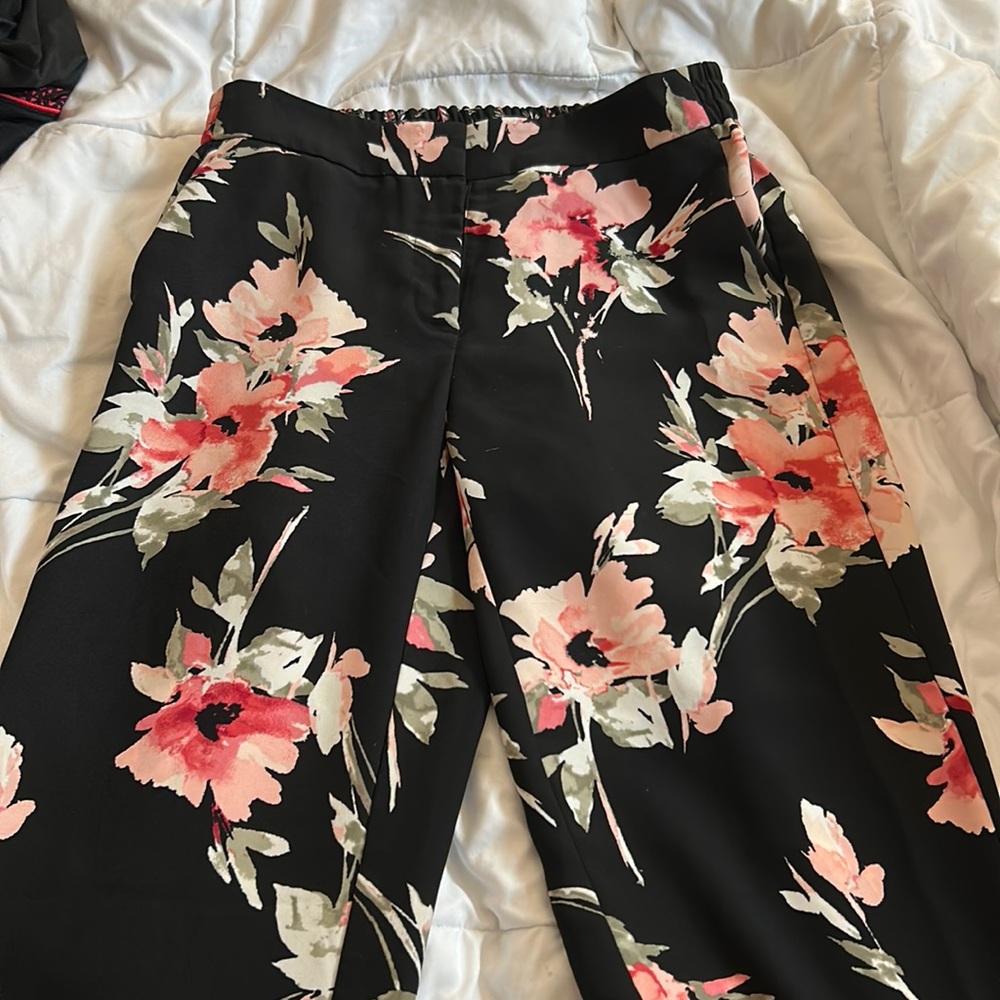 White House black market wide leg floral pant